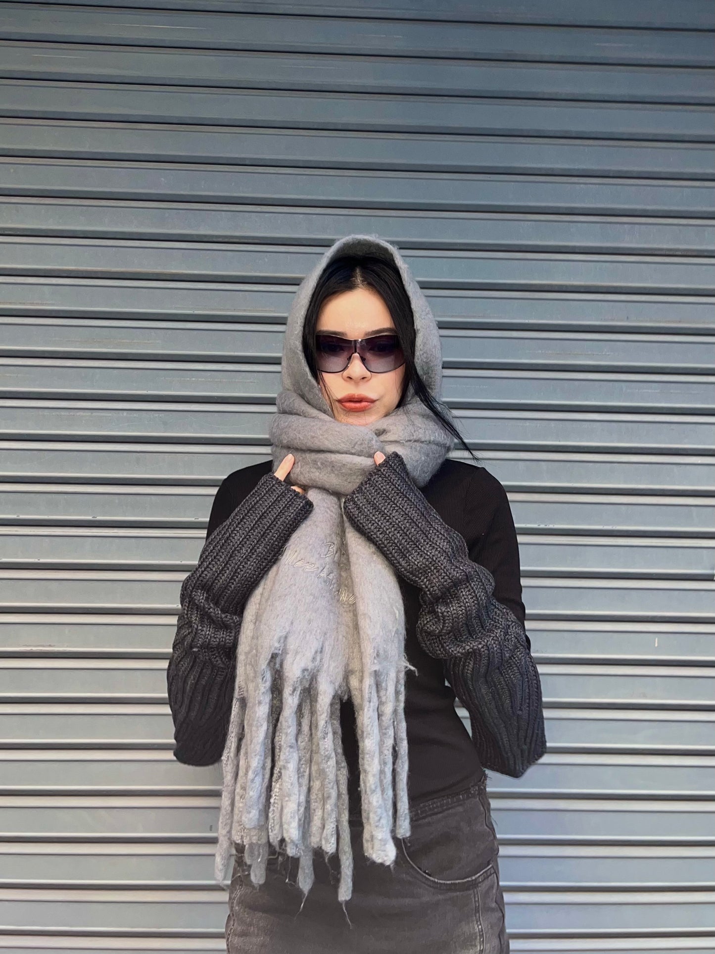 WAVY KNIT ARM WARMERS