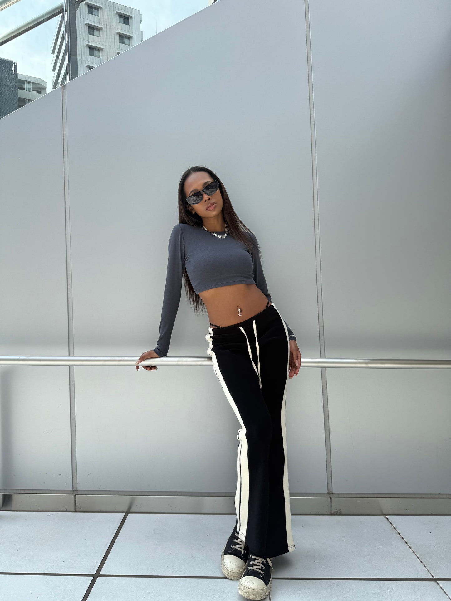 CROPPED LONG SLEEVE T/S