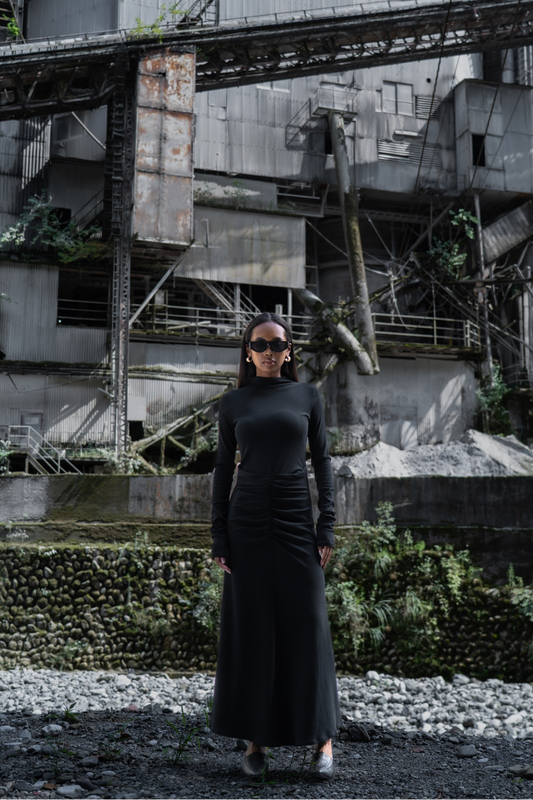 【12/19 20:00発売】FRONT DRAPE DRESS