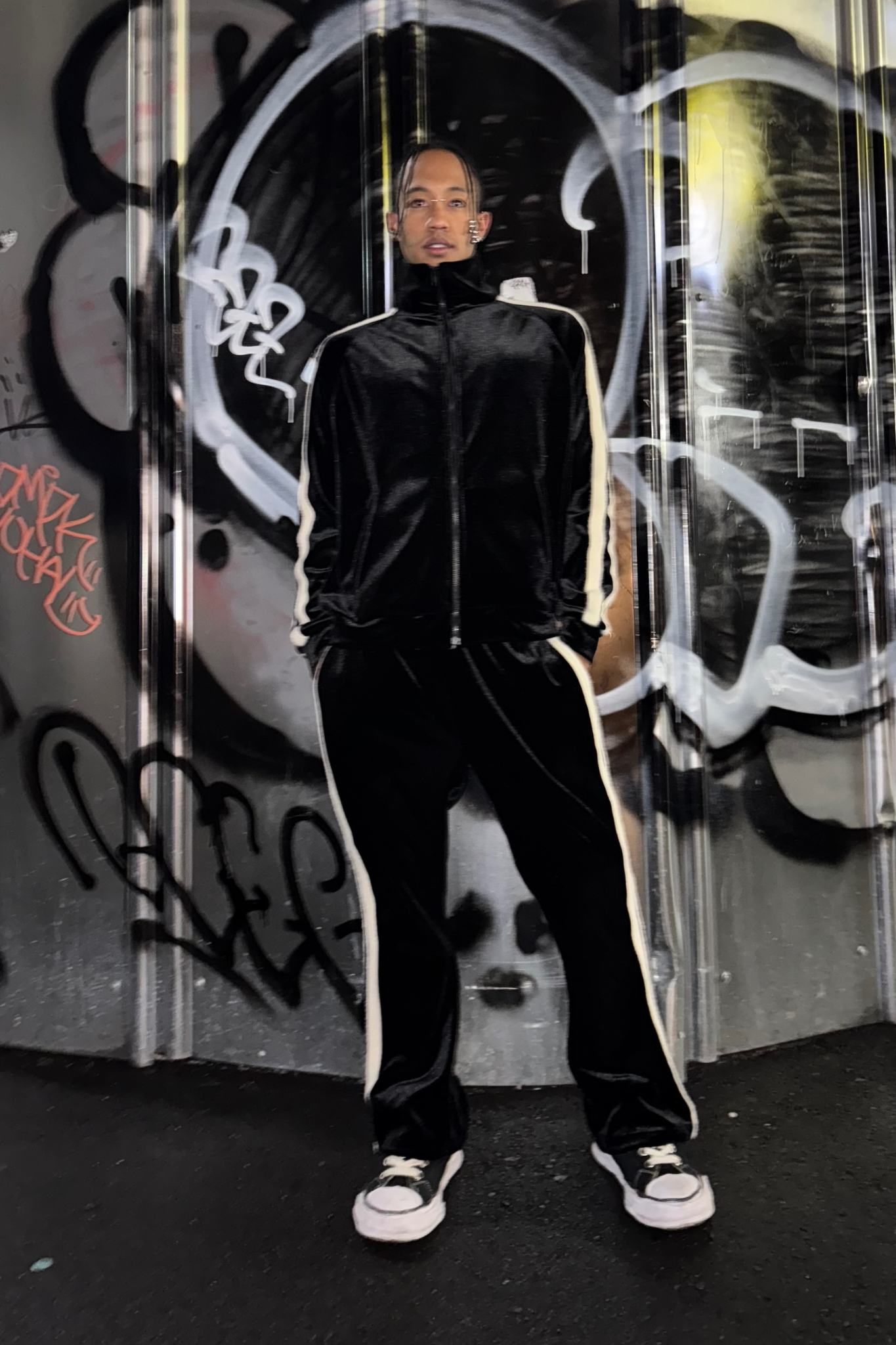 BOLD LINE TRACK VELOUR SETUP/MEN – REVIRAL'