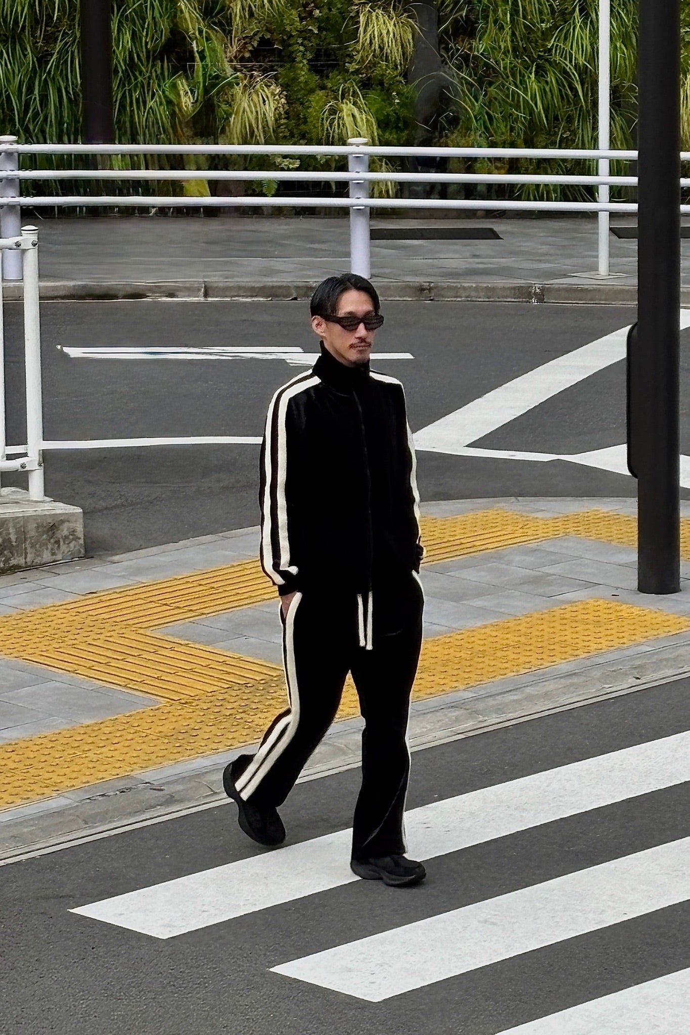 BOLD LINE TRACK VELOUR SETUP/MEN